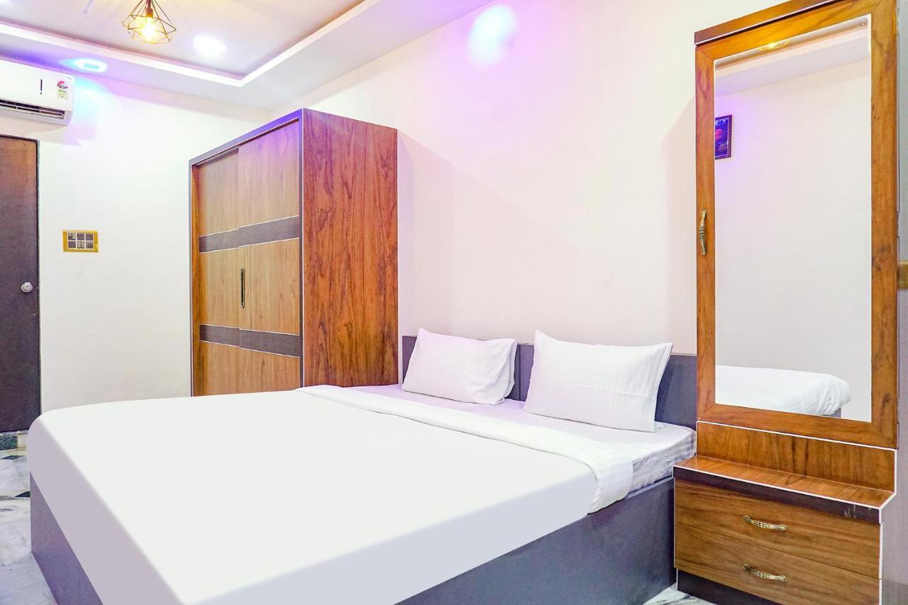 Fabhotel Classic Square