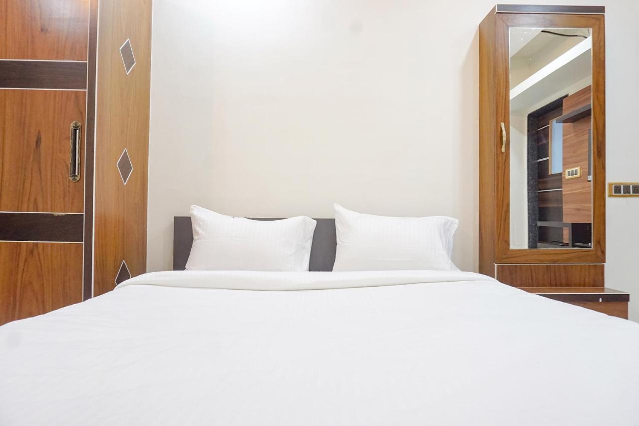 Fabhotel Classic Square